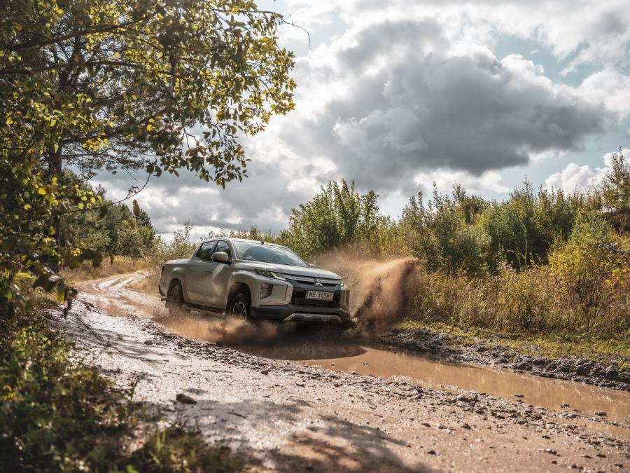  Mitsubishi L200 Double Cab 2019 года  (WW) (фото 41 из 42)